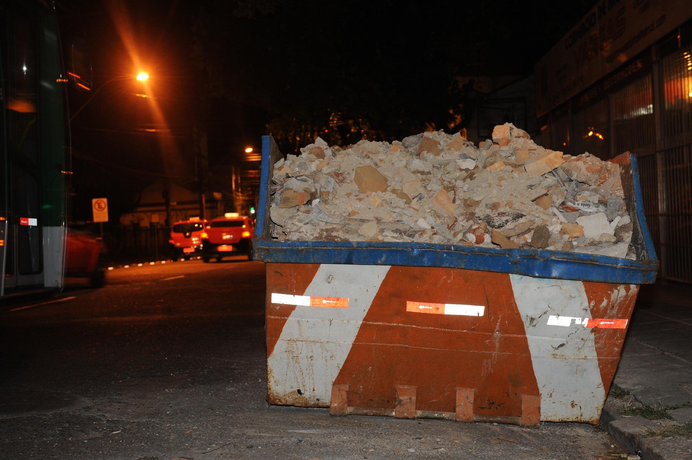 Local ocupado pelas ca&ccedil;ambas estacion&aacute;rias deve ser informado &agrave; EPTC