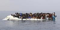 As ONGs que resgatam migrantes no Mediterrâneo negam qualquer contato com traficantes 