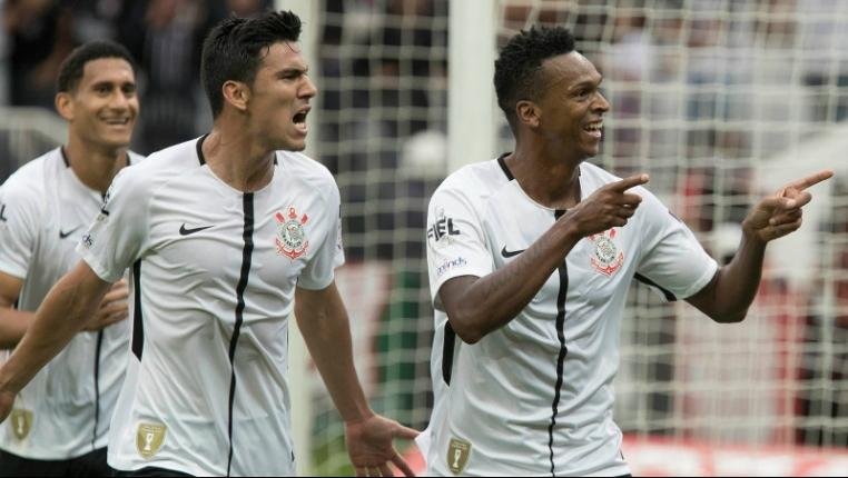 Resultado de 1 a 1 estabeleceu J&ocirc; como "rei dos cl&aacute;ssicos" com 5 gols em 5 partidas