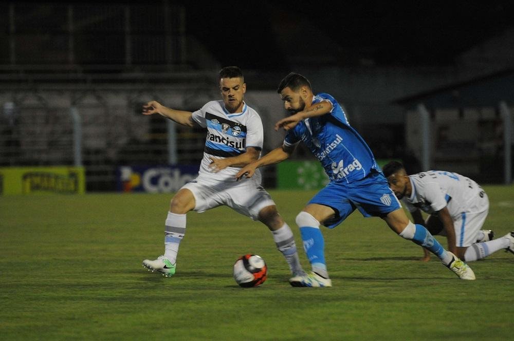 Romildo admite decep&ccedil;&atilde;o em elimina&ccedil;&atilde;o do Gr&ecirc;mio no Gauch&atilde;o