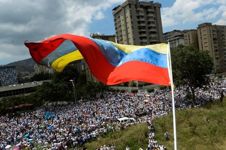 Protestos na Venezuela j&aacute; deixaram mais de 20 mortos em tr&ecirc;s semanas 