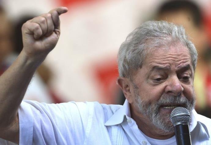 Delator diz que Lula recebeu mais de US$ 1 milh&atilde;o da OAS por palestras no exterior