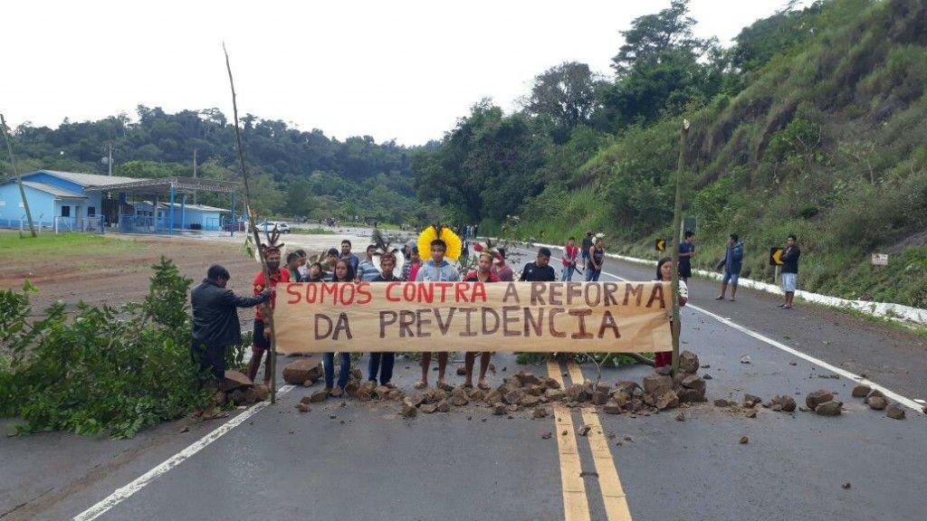 Manifesta&ccedil;&atilde;o ocorreu por cerca de oito horas