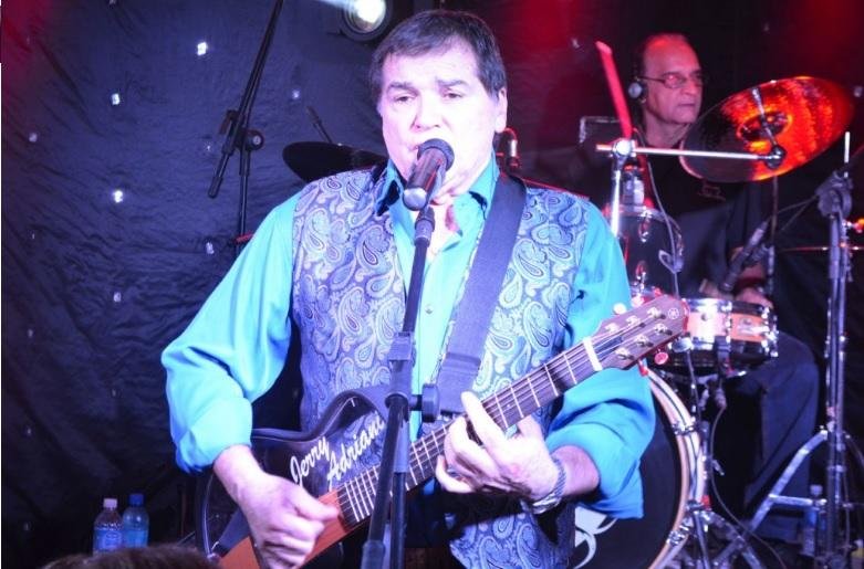 Despedida do m&uacute;sica da Jovem Guarda teve homenagens de cantores e artistas