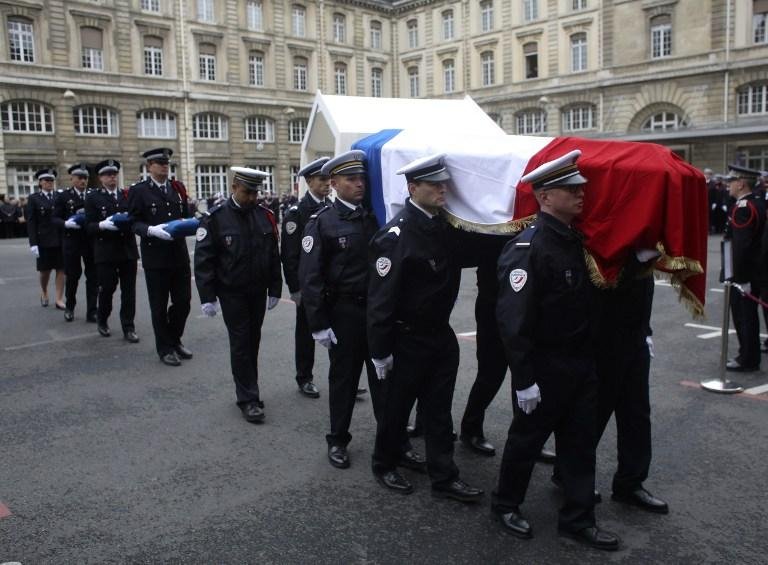 Homem foi morto a tiros em um atentado na avenida Champs Elys&eacute;es na semana passada