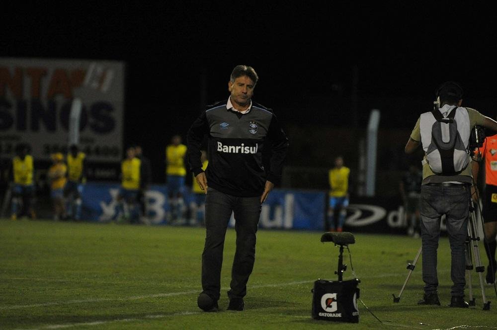 Gr&ecirc;mio tem clima de desconfian&ccedil;a antes da Libertadores