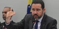Oliveira defendeu que a proposta do governo não prevê aumento de carga tributária sobre trabalhores