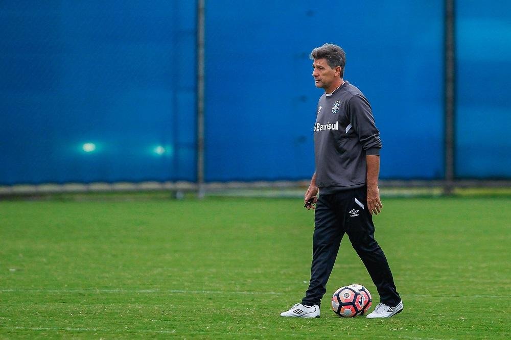 Renato garante ter grupo do Gr&ecirc;mio na m&atilde;o