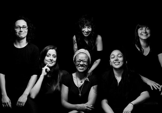 Mulamba sobe ao palco com suas m&uacute;sicas de cunho social