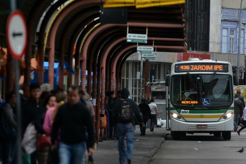 Funcion&aacute;rios das empresas de &ocirc;nibus ter&atilde;o dia descontado dos sal&aacute;rios