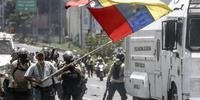 Presidente venezuelano enfrenta há um mês uma onda de protestos 