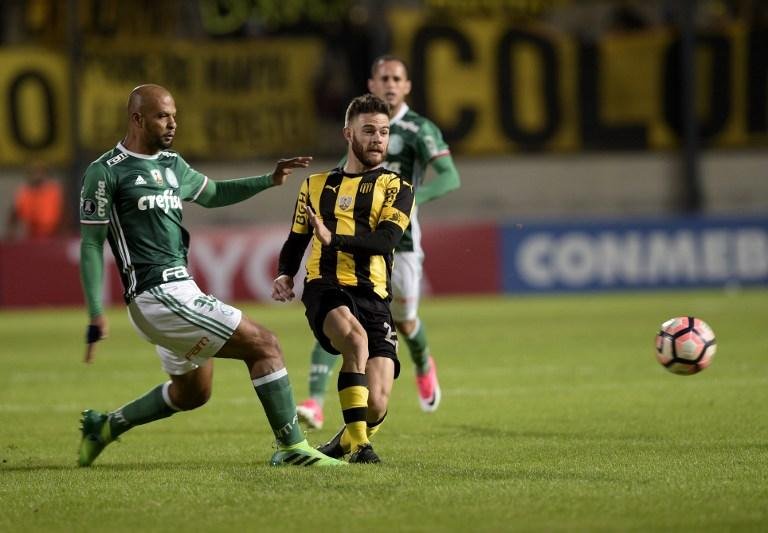 Felipe Melo foi denunciado por confus&atilde;o no jogo contra o Pe&ntilde;arol