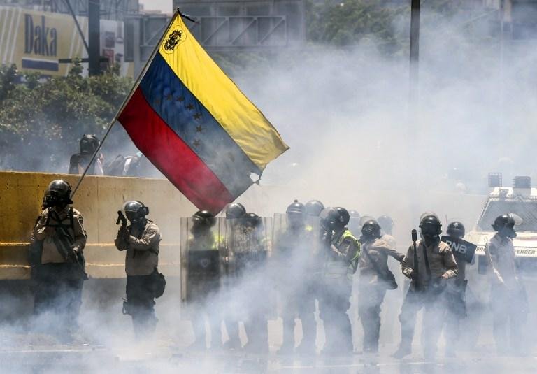 Venezuela completa um m&ecirc;s de protestos nas ruas
