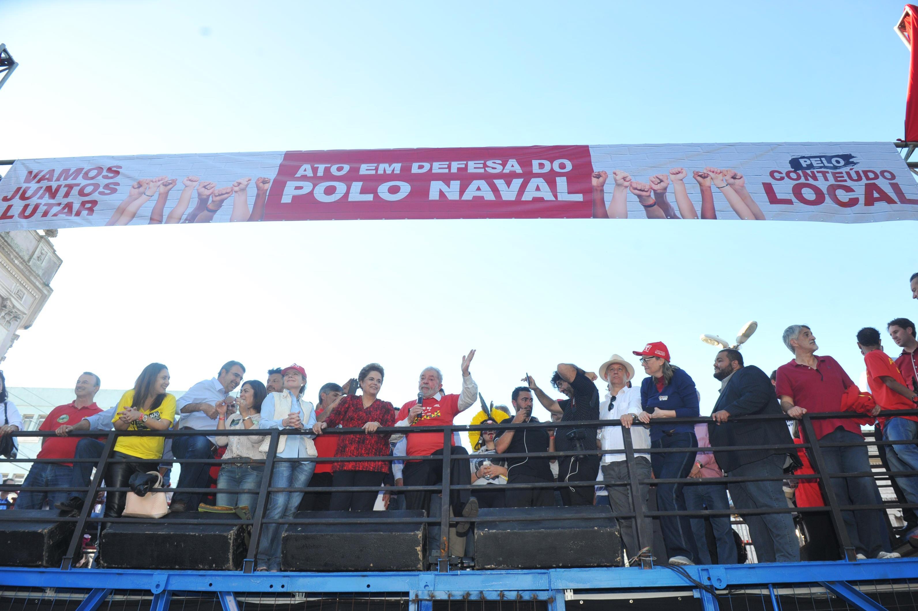 Lula e Dilma participam de ato em defesa ao Polo Naval de Rio Grande 