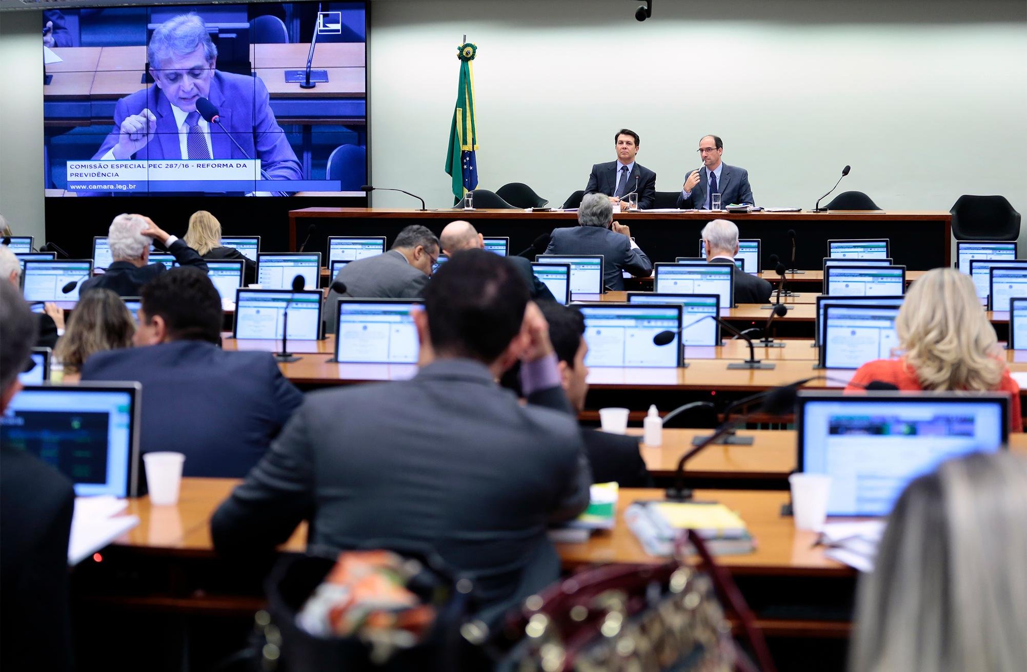 Reforma da Previd&ecirc;ncia ser&aacute; aprovada em comiss&atilde;o especial com 23 ou 24 votos, diz Beto Mansur