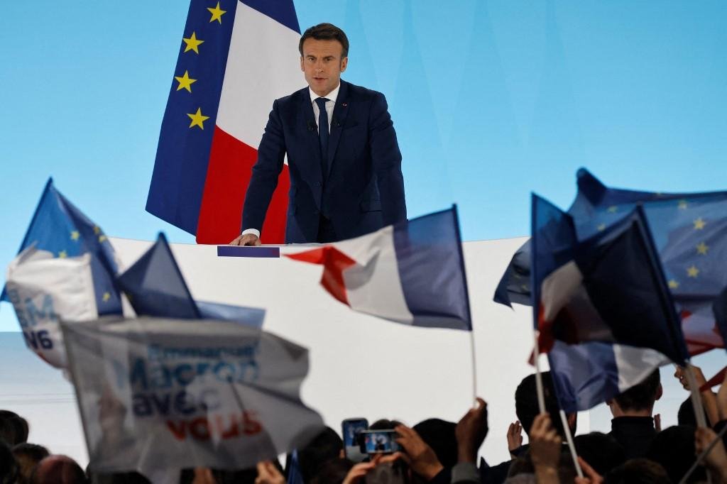 Emmanuel Macron e Marine Le Pen v&atilde;o disputar o segundo turno na Fran&ccedil;a