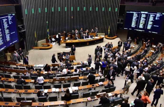 Oposi&ccedil;&atilde;o se comprometeu a n&atilde;o obstruir as sess&otilde;es de leitura e discuss&atilde;o do parecer do relator