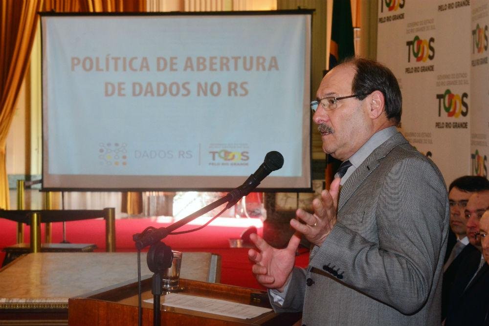 Jos&eacute; Ivo Sartori lan&ccedil;ou o portal reformulado com dados do governo