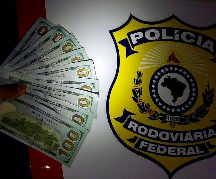 PRF apreende motorista com dinheiro falso em Passo Fundo