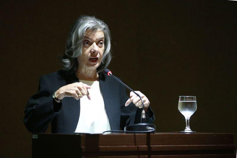Presidente do Supremo afirmou que Brasil n&atilde;o &eacute; um pa&iacute;s que garante livremente exerc&iacute;cio do jornalismo
