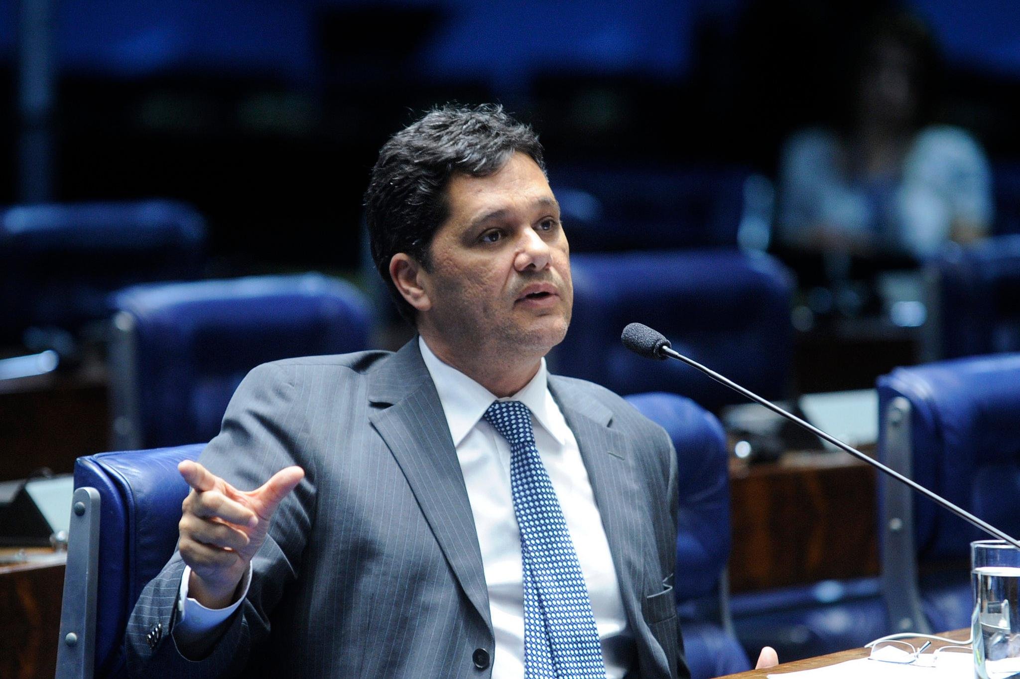 PSDB define senador Ricardo Ferra&ccedil;o como relator da reforma trabalhista na CAE