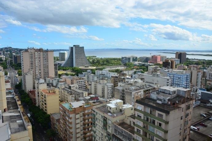 H&aacute; chance de chuva esparsa em alguns pontos, com m&aacute;ximas de 29&deg;C