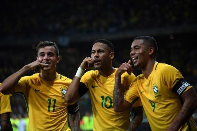 Brasil mant&eacute;m lideran&ccedil;a do ranking da Fifa