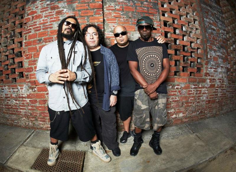 Banda &eacute; formada por Marcelo Falc&atilde;o, Marcelo Lobato, Lauro Farias e Xand&atilde;o Meneses