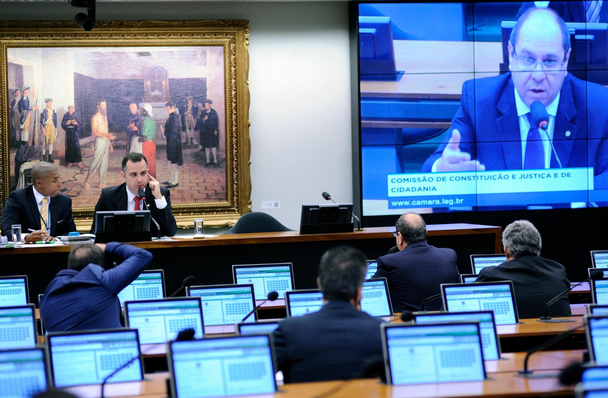 C&oacute;digo Civil atual s&oacute; permite sociedades em companhias com capital dividido em a&ccedil;&otilde;es