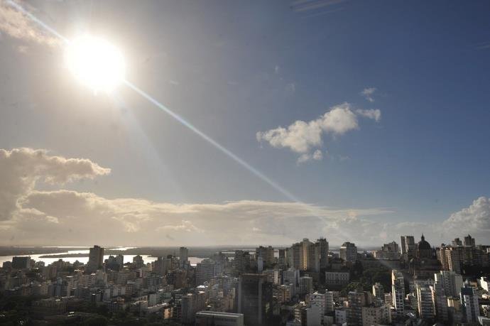 Massa de ar seco firma o tempo e aumenta temperaturas no fim de semana
