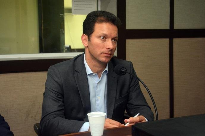 Representantes do sindicato da categoria v&atilde;o se reunir com o prefeito e pedir retirada de leis de projeto de austeridade