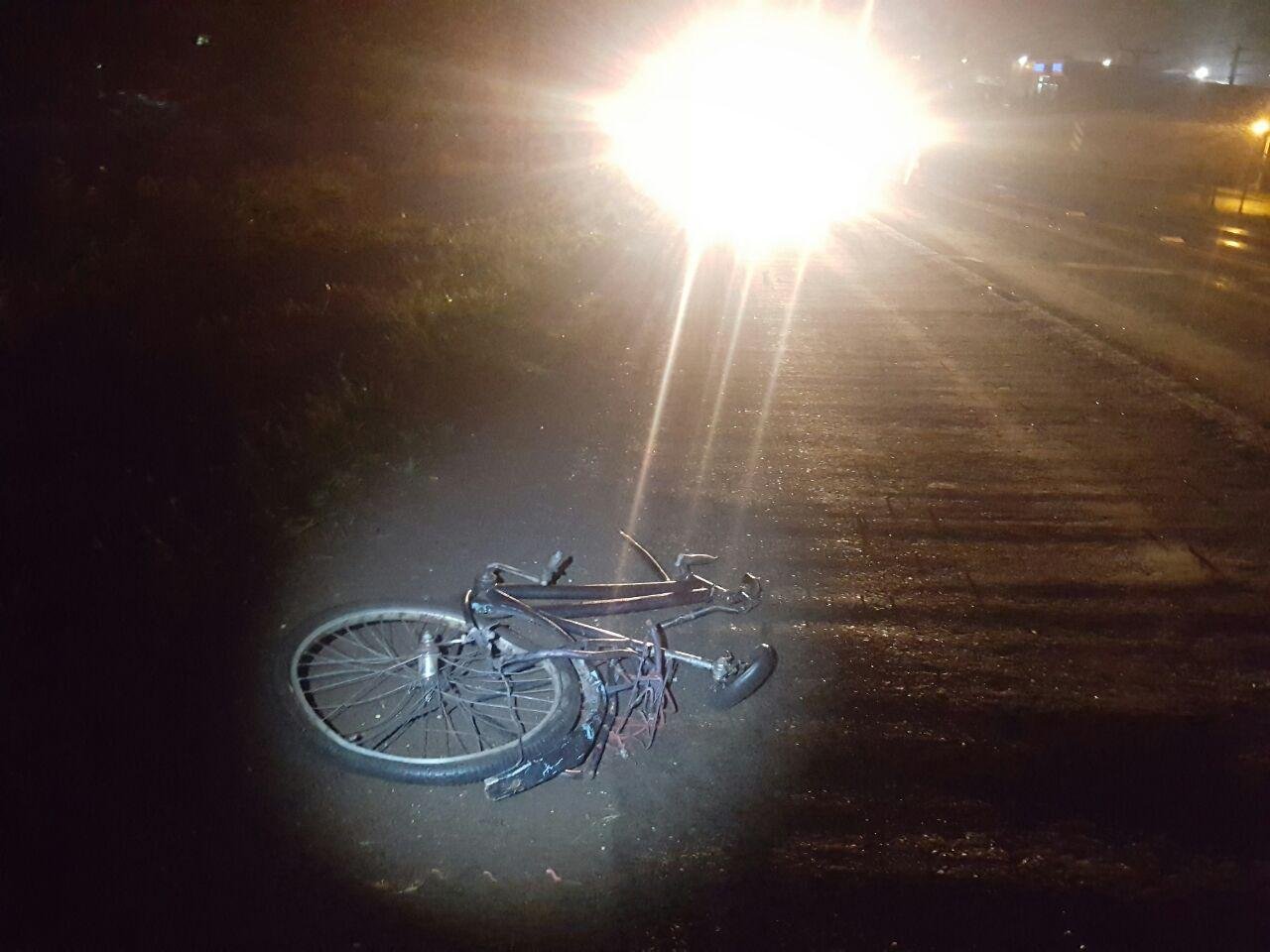 V&iacute;tima j&aacute; estaria ca&iacute;da na pista quando foi atingida por caminh&atilde;o