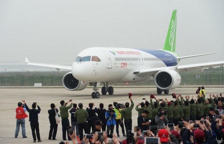 C919 decolou do aeroporto internacional de Xangai para um voo de teste