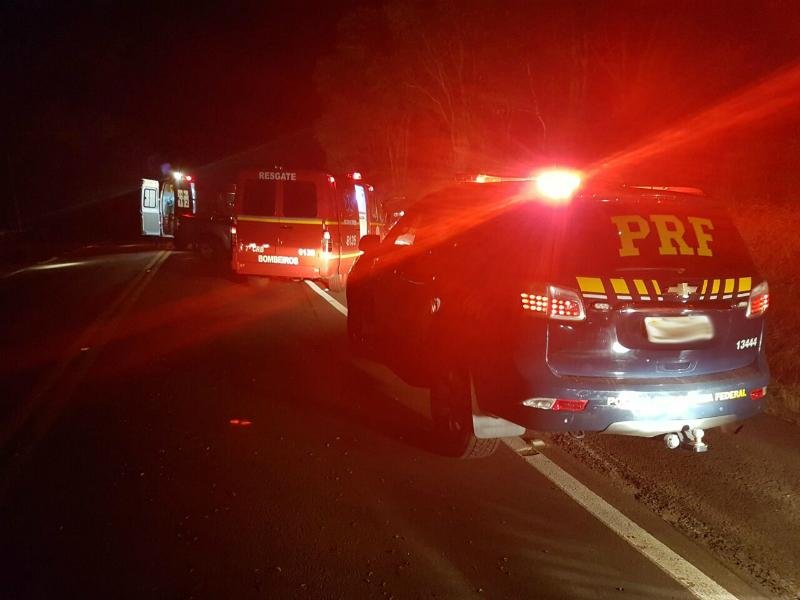 Acidente ocorreu depois das 22h, na altura do km 59 da rodovia