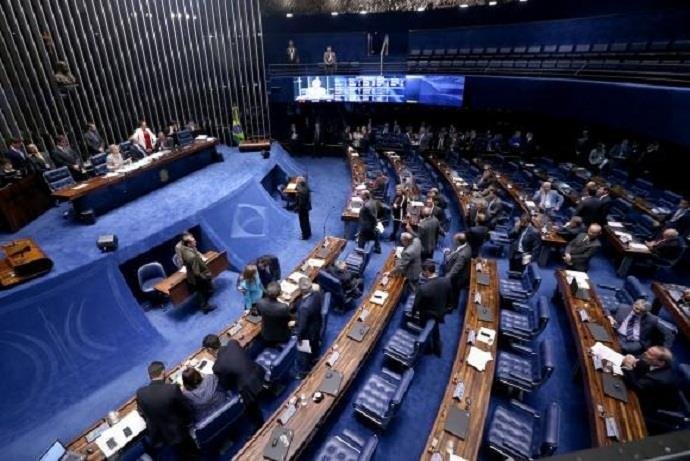 Pol&ecirc;micas da reforma trabalhista chegam ao Senado