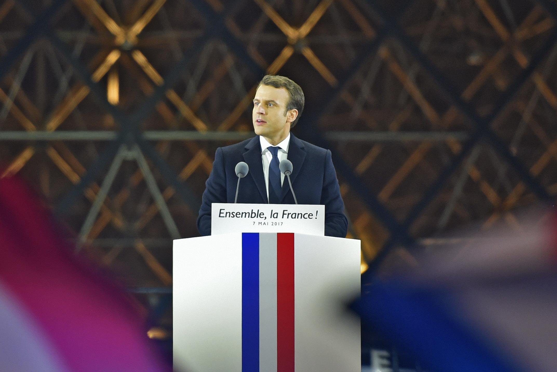 Novo presidente da Fran&ccedil;a afirmou que far&aacute; de tudo para que povo "n&atilde;o tenha mais que votar em extremos"
