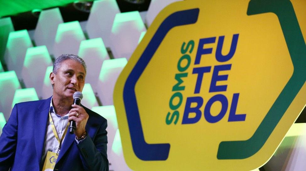 T&eacute;cnico Tite foi o primeiro dos profissionais do futebol a falar no ciclo de palestras da CBF