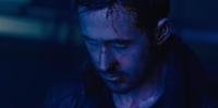 Ryan Gosling vive um policial de Los Angeles que investiga conspiração que pode resultar no fim da raça humana