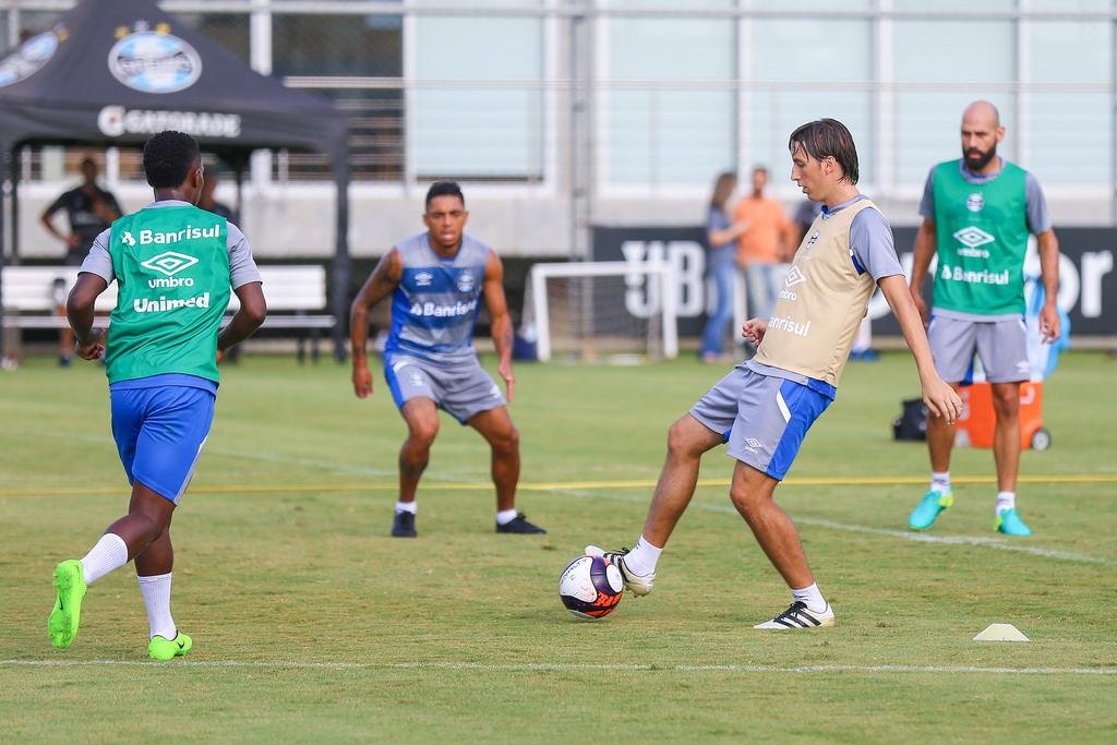 Geromel v&ecirc; Gr&ecirc;mio com elenco mais forte que no ano passado