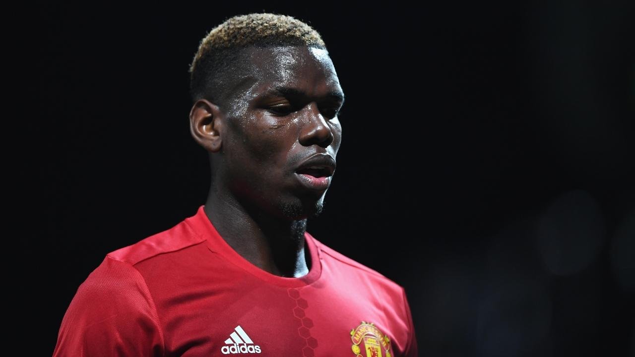Transfer&ecirc;ncia de Pogba para o Manchester United ser&aacute; investigada pela Fifa