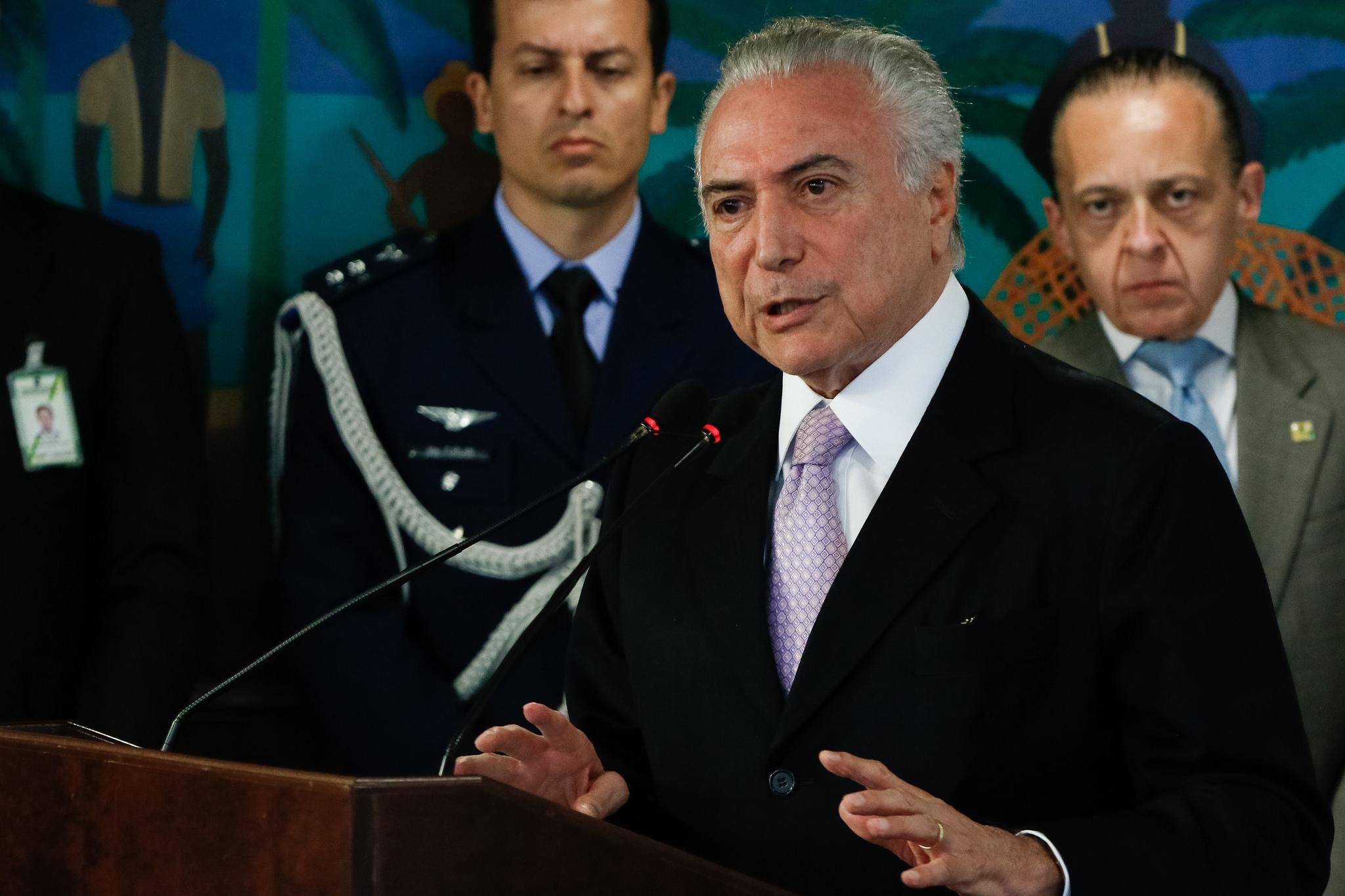 Temer acredita que os brasileiros est&atilde;o come&ccedil;ando a ficar otimistas em rela&ccedil;&atilde;o a economia 