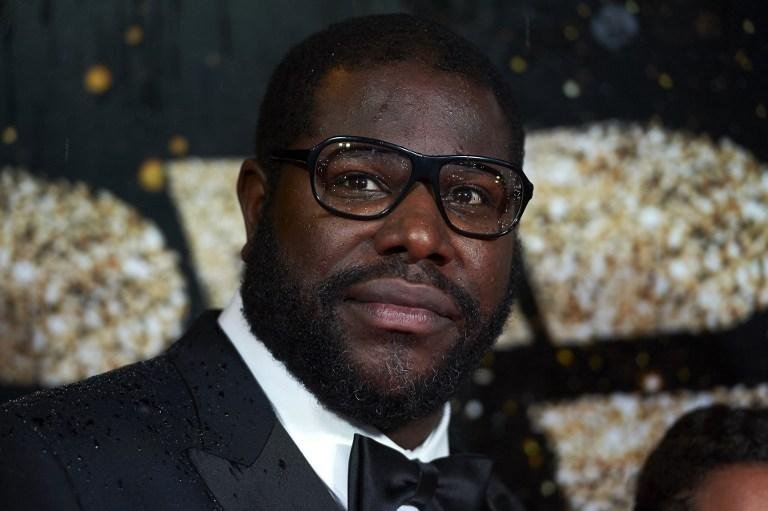 "Poucos, se &eacute; que algu&eacute;m conseguiu, brilharam mais do que Tupac Shakur", disse McQueen