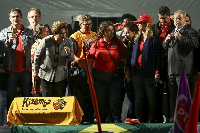Dilma discursou antes de Lula, em Curitiba