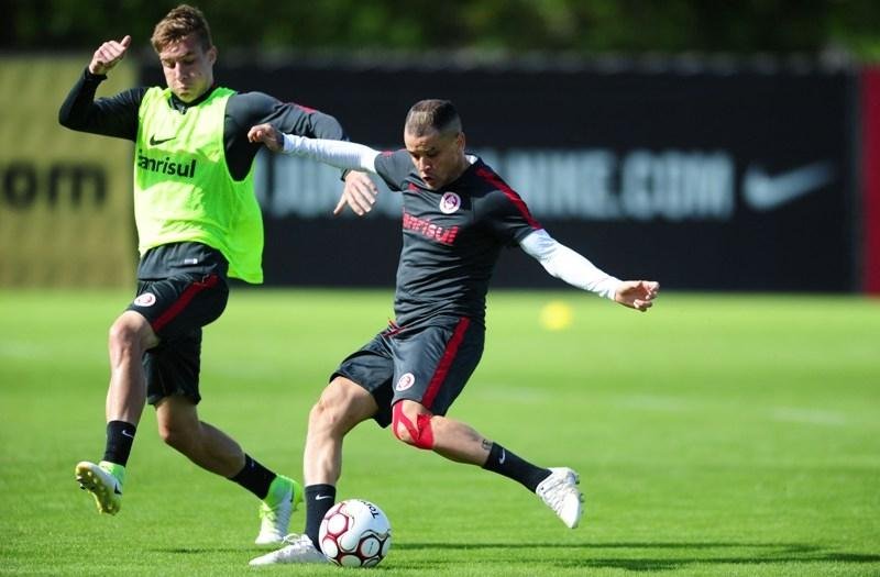 Medeiros pede for&ccedil;a e comprometimento na S&eacute;rie B