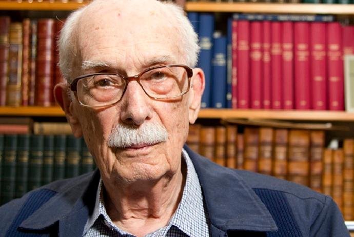 Cr&iacute;tico morreu nesta sexta-feira aos 98 anos