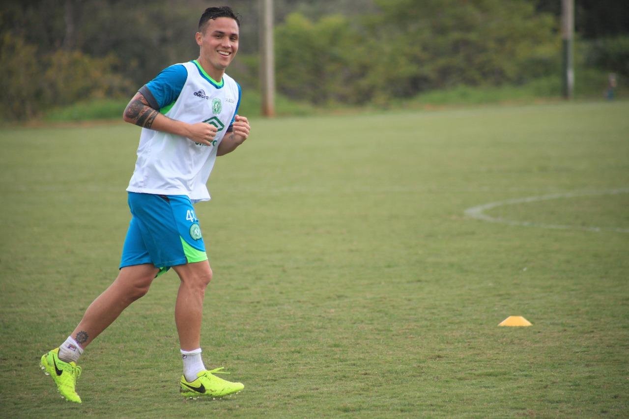 Chapecoense apresenta Seijas como refor&ccedil;o at&eacute; dezembro de 2017