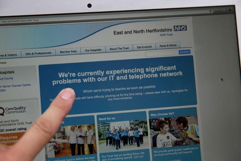 Ataque cibern&eacute;tico foi sofrido por v&aacute;rios hospitais brit&acirc;nicos