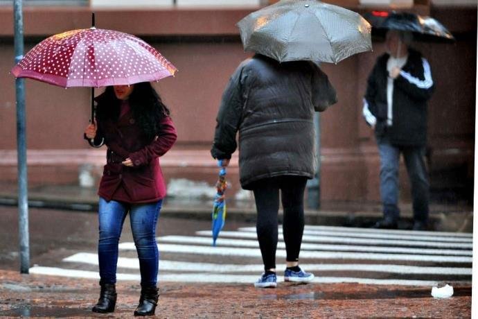 MetSul alerta para possibilidade de temporais isoladas em algumas regi&otilde;es 