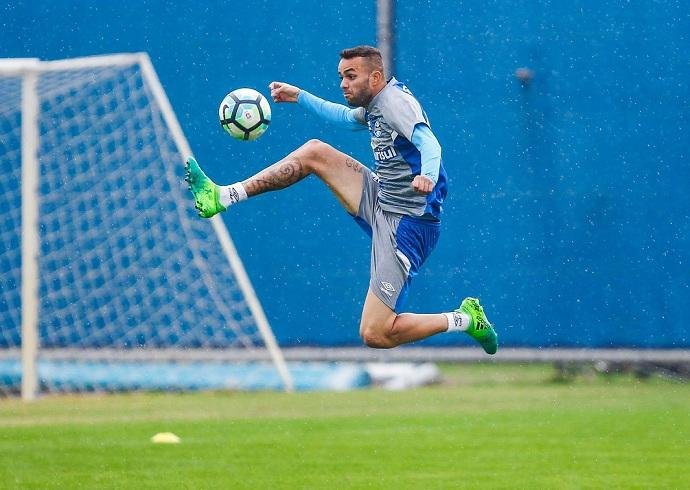 Tricolor recebe o Botafogo na Arena a partir das 19h deste domingo