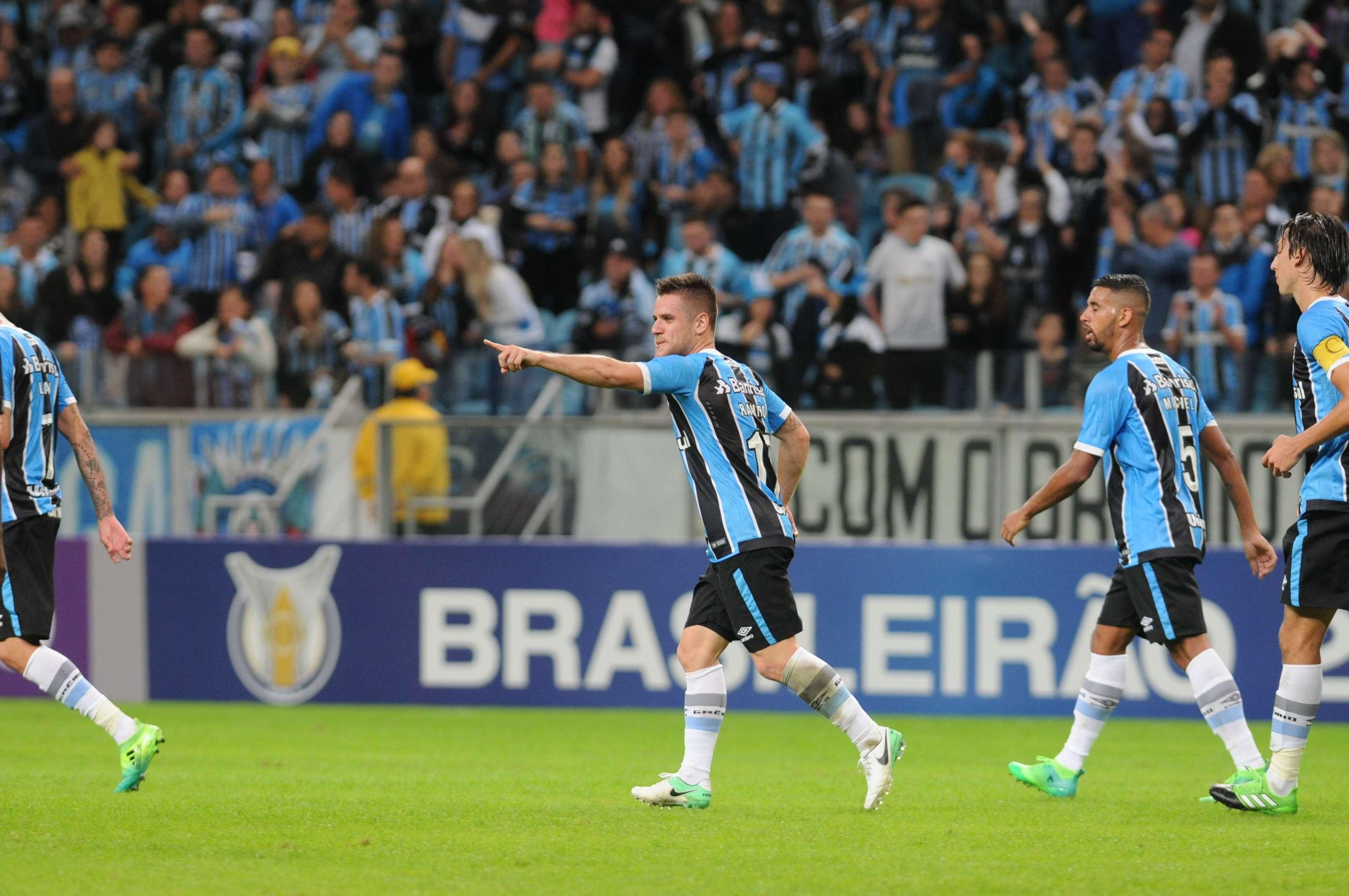 Ramiro anotou os dois gols da vit&oacute;ria do Gr&ecirc;mio